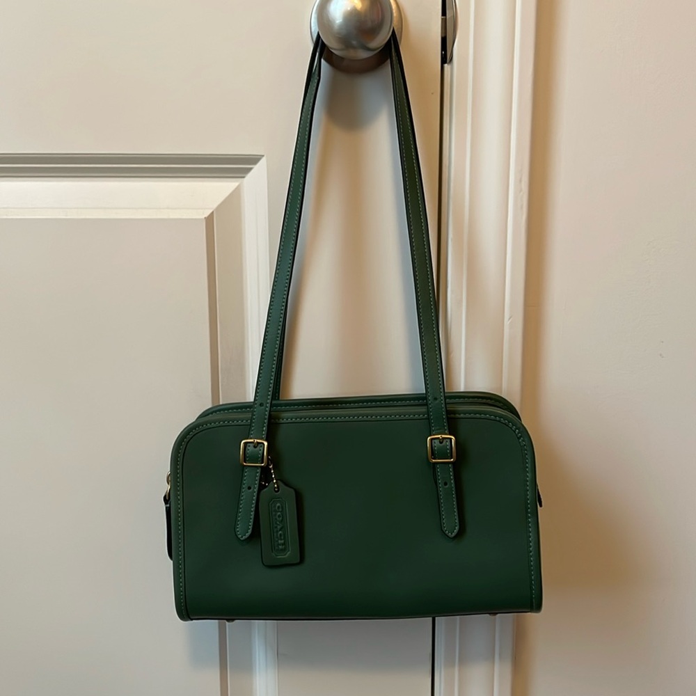 Coach Swing Zip Bag (Brass/Hunter Green)